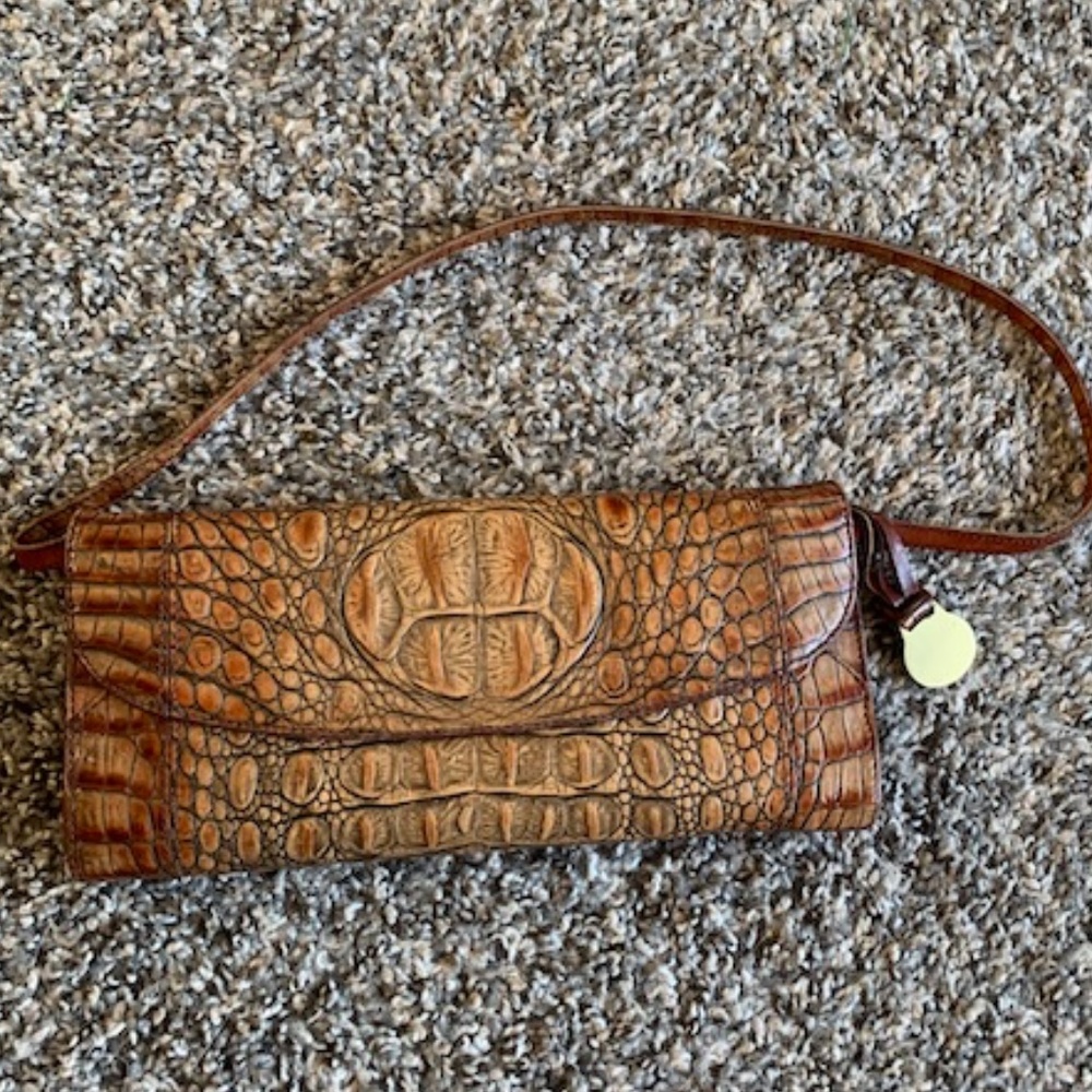 VINTAGE Brahmin 10" clutch purse